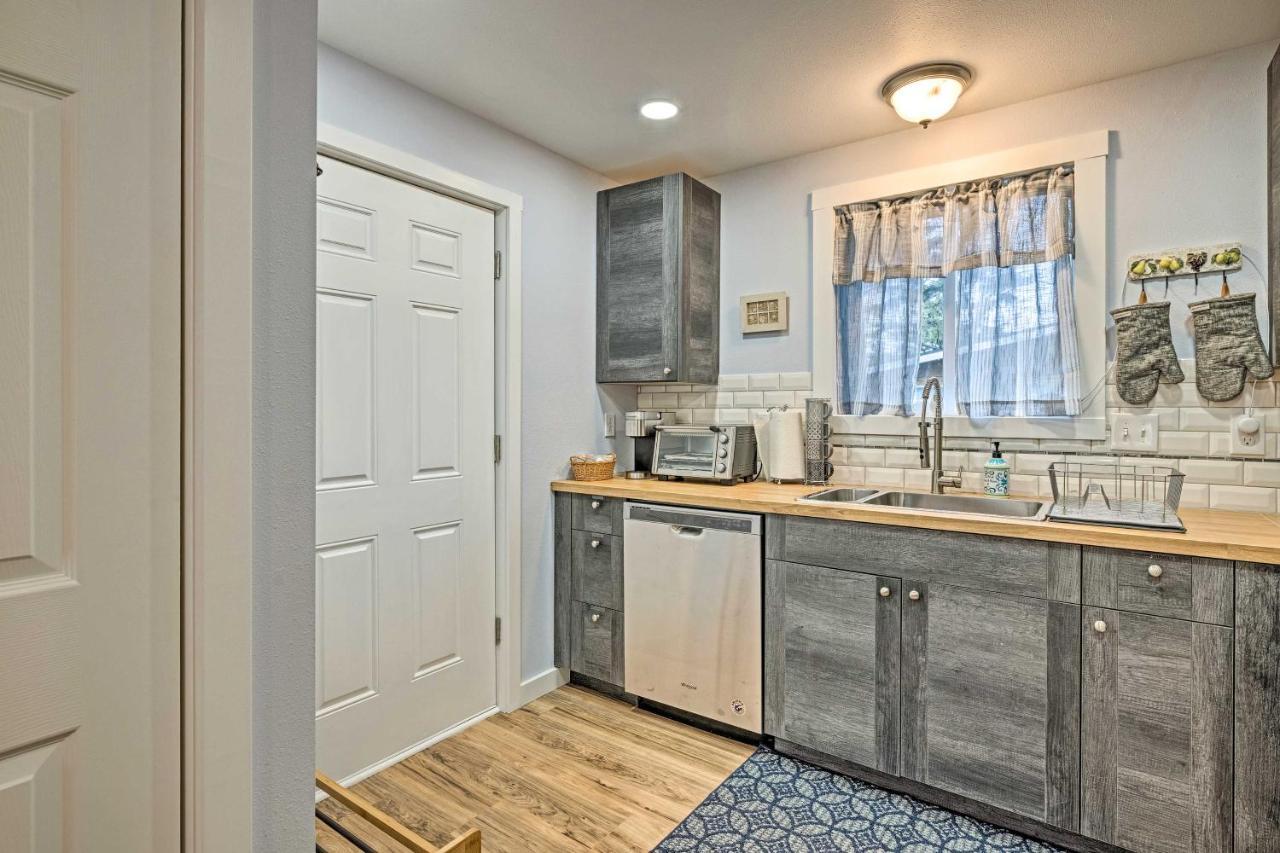 Duplex With Shared Yard - Near Long Beach! 외부 사진