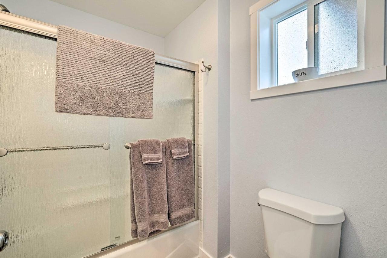 Duplex With Shared Yard - Near Long Beach! 외부 사진